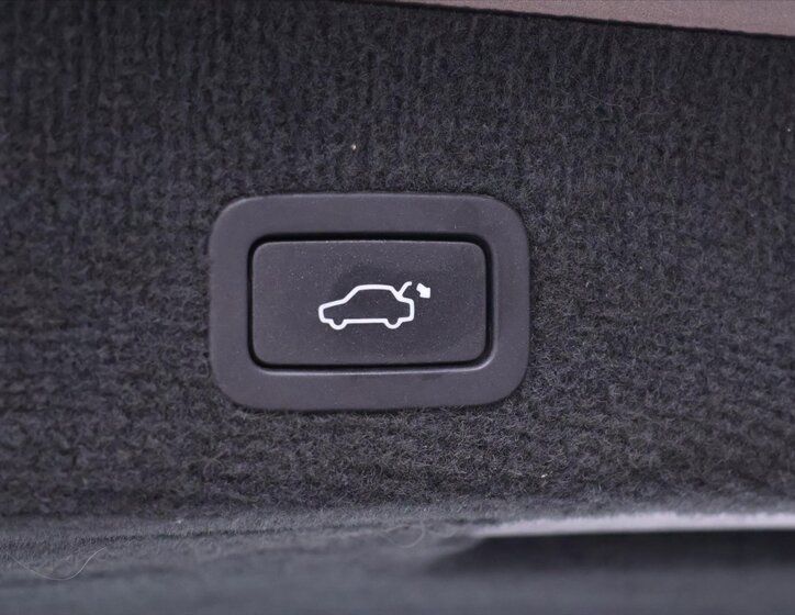 Volvo XC70 Kombi 2,4 l 133 kw