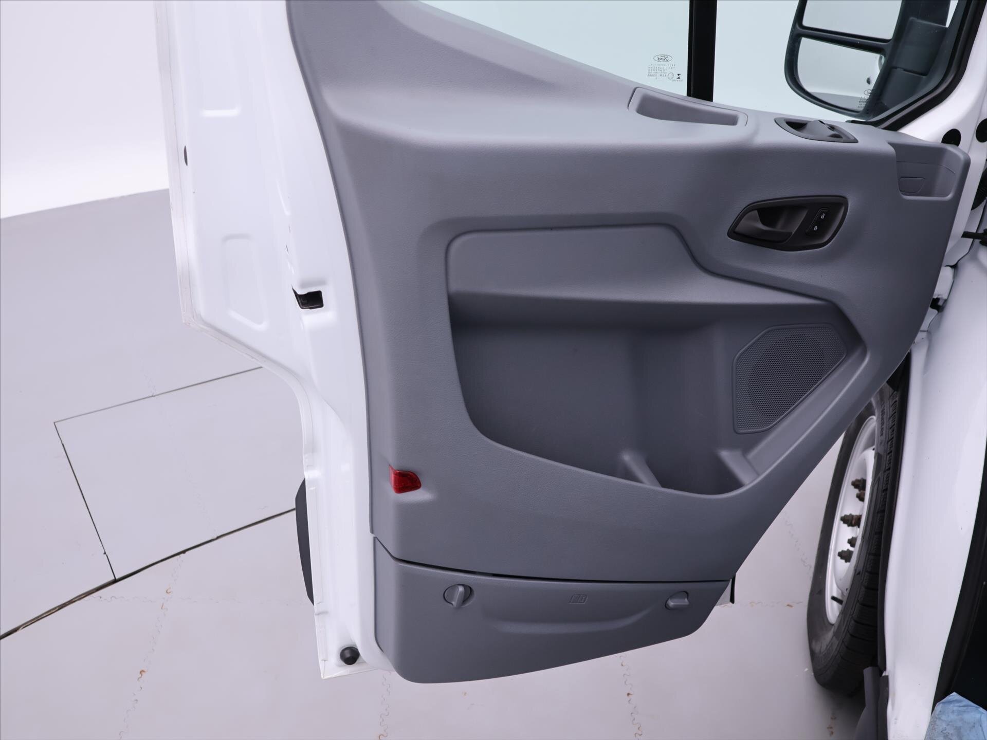 Ford Transit Skříň 2,0 l 125 kw