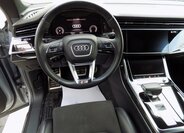 Audi Q8 25