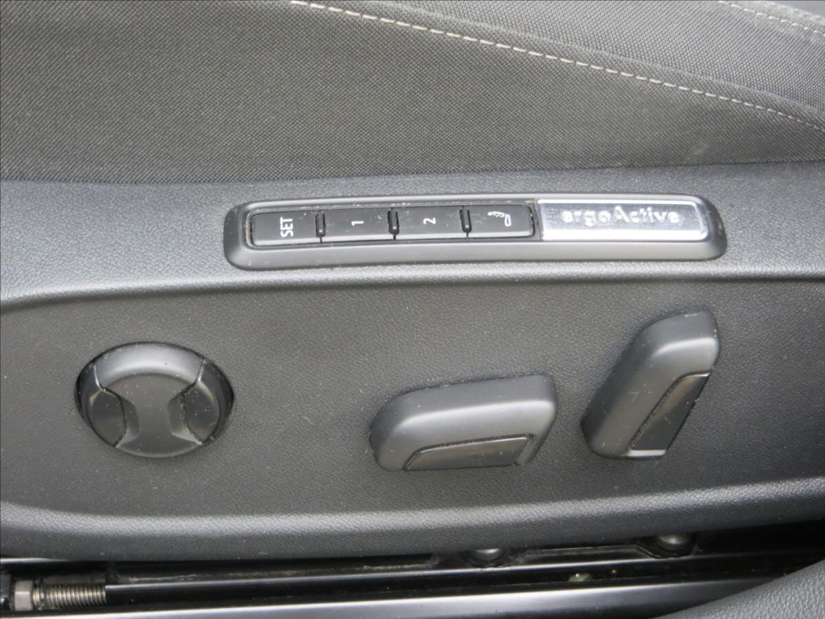 Volkswagen Golf Kombi 1,5 l 110 kw