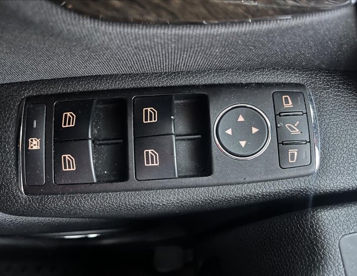 Mercedes-Benz Třídy C 27