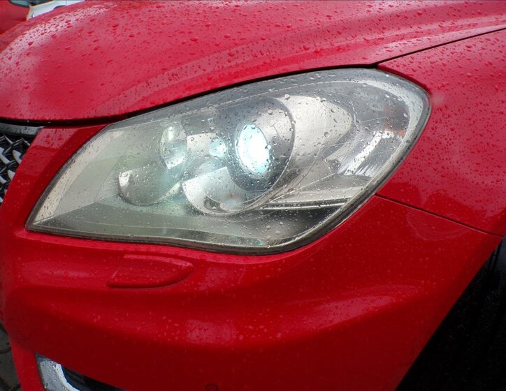 Suzuki Kizashi Sedan / Limuzína 2,4 l 131 kw