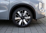 Mitsubishi Outlander SUV 2,4 l 225 kw