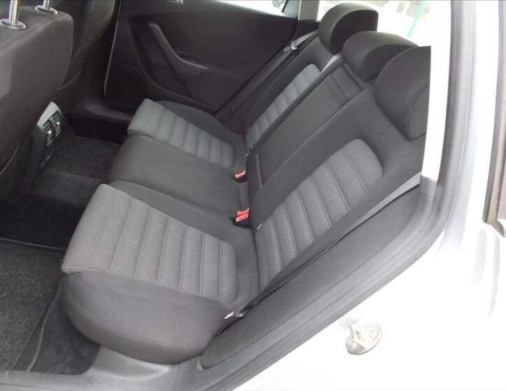 Volkswagen Passat 12