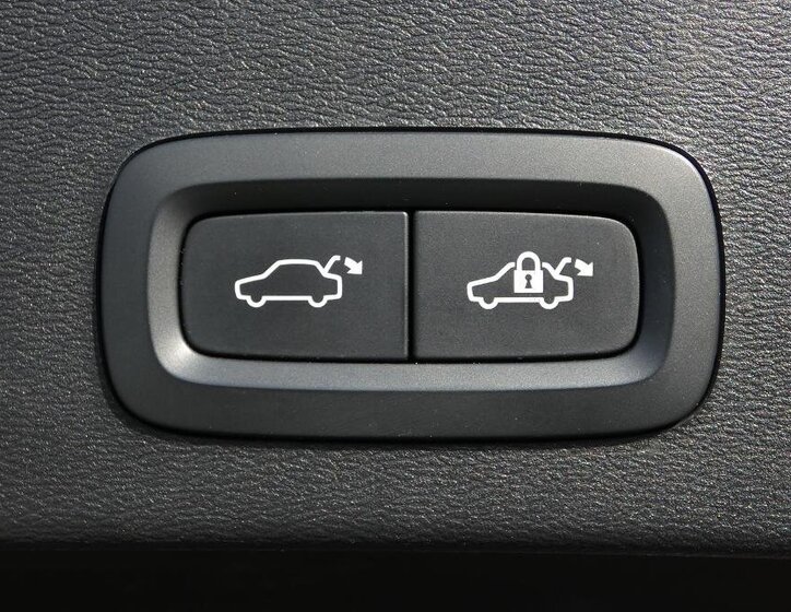 Volvo XC40 SUV / Terénní 2,0 l 120 kw