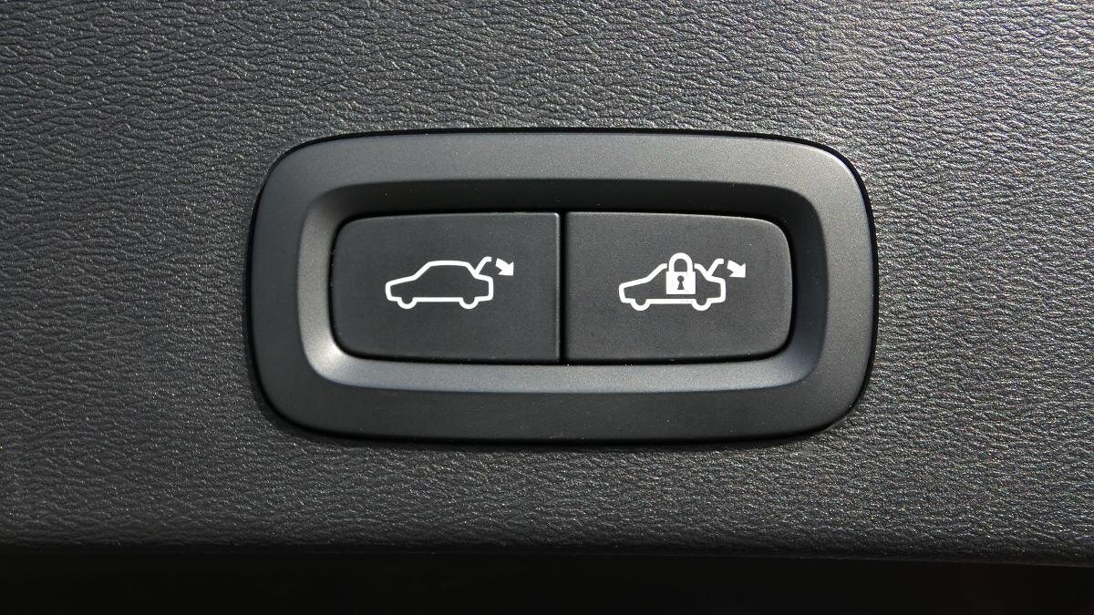 Volvo XC40 SUV / Terénní 2,0 l 120 kw