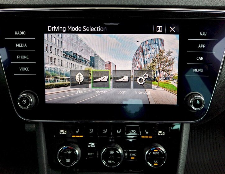 Škoda Superb Sedan / Limuzína 2,0 l 110 kw