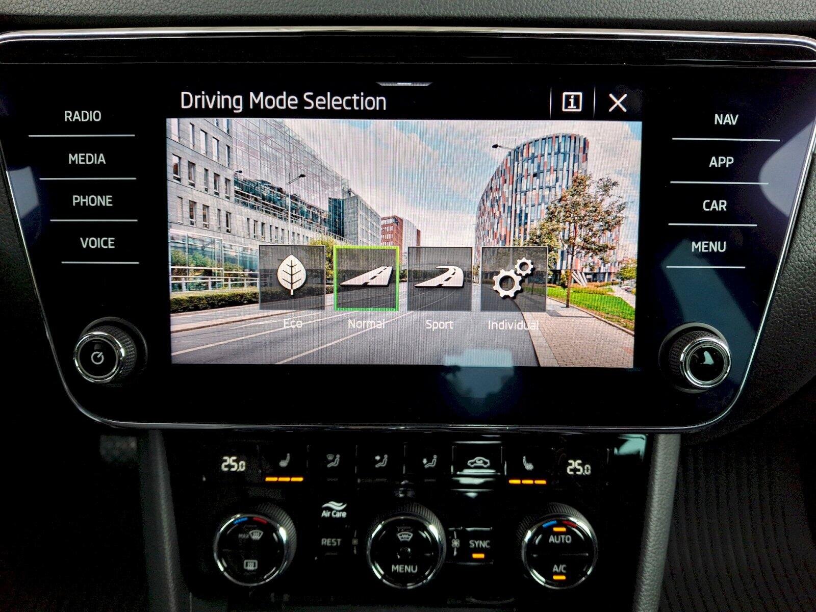 Škoda Superb Sedan / Limuzína 2,0 l 110 kw