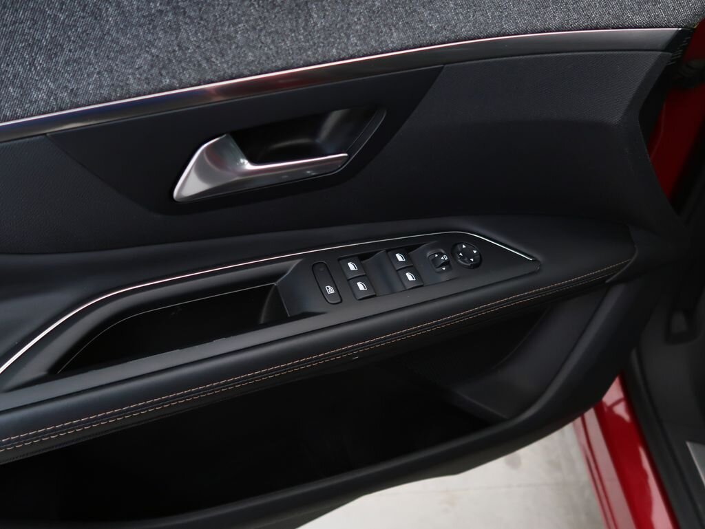 Peugeot 3008 SUV 2,0 l 110 kw