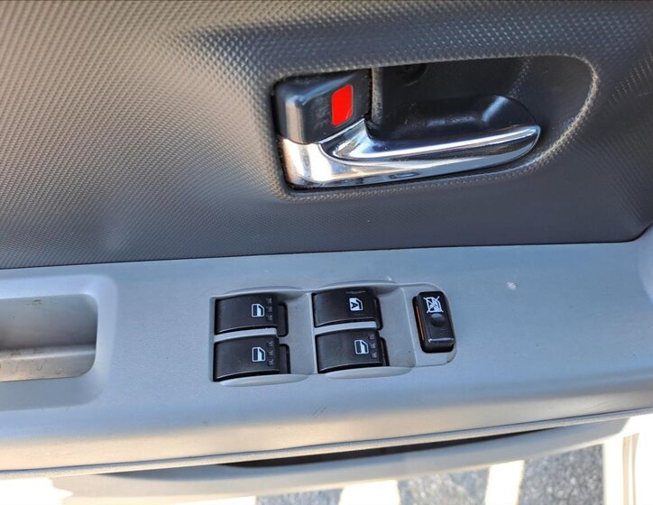 Subaru Justy Hatchback 998,0 51 kw