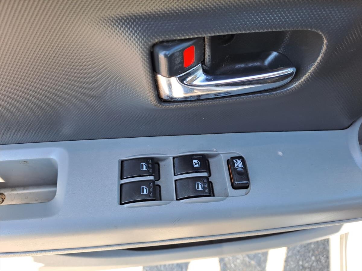 Subaru Justy Hatchback 998,0 51 kw