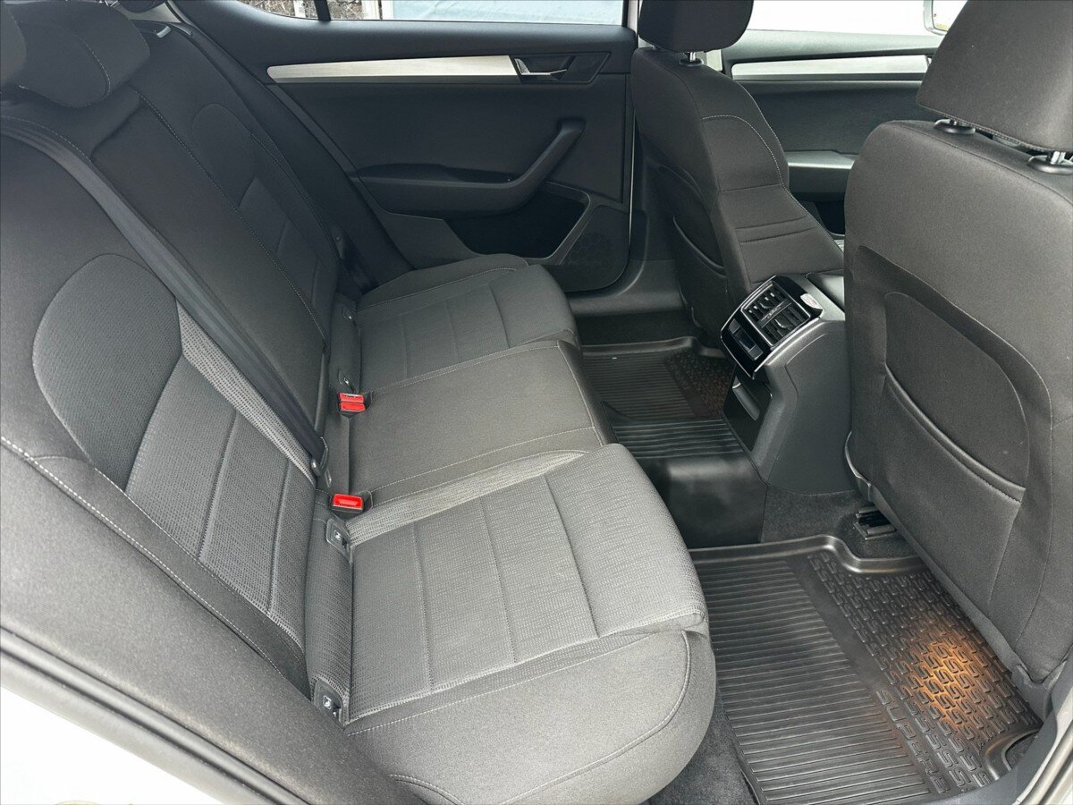 Škoda Superb Sedan / Limuzína 2,0 l 110 kw