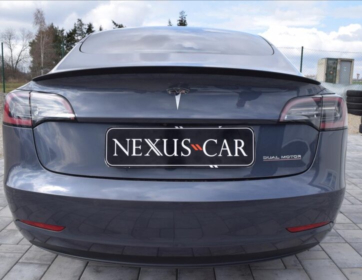 Tesla Model 3 Sedan / Limuzína 0,0 377 kw