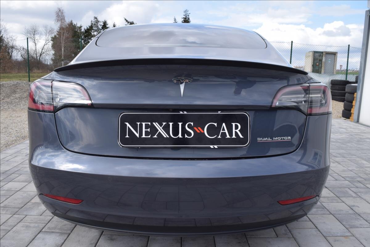 Tesla Model 3 Sedan / Limuzína 0,0 377 kw