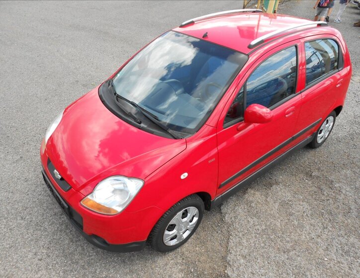 Chevrolet Spark Hatchback 995,0 49 kw
