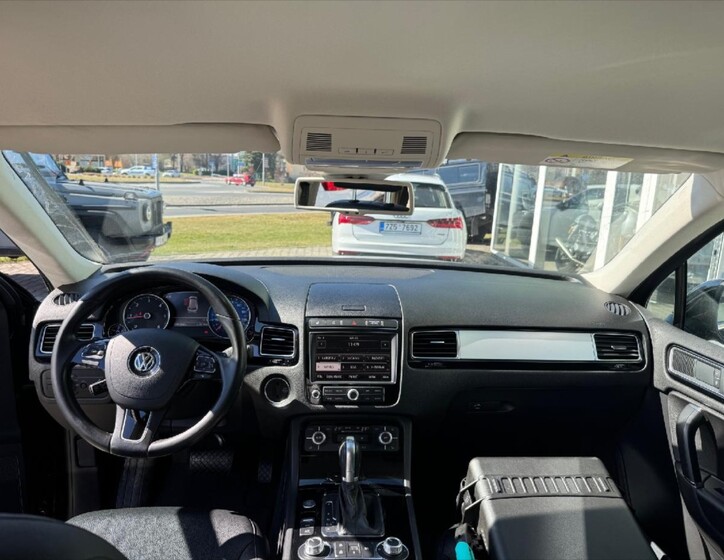 Volkswagen Touareg 13