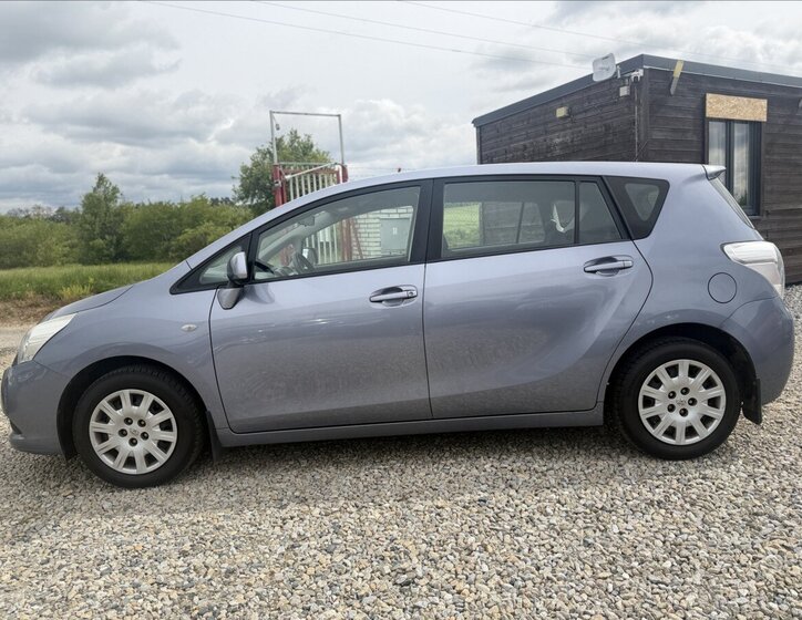 Toyota Verso Kombi 2,0 l 93 kw