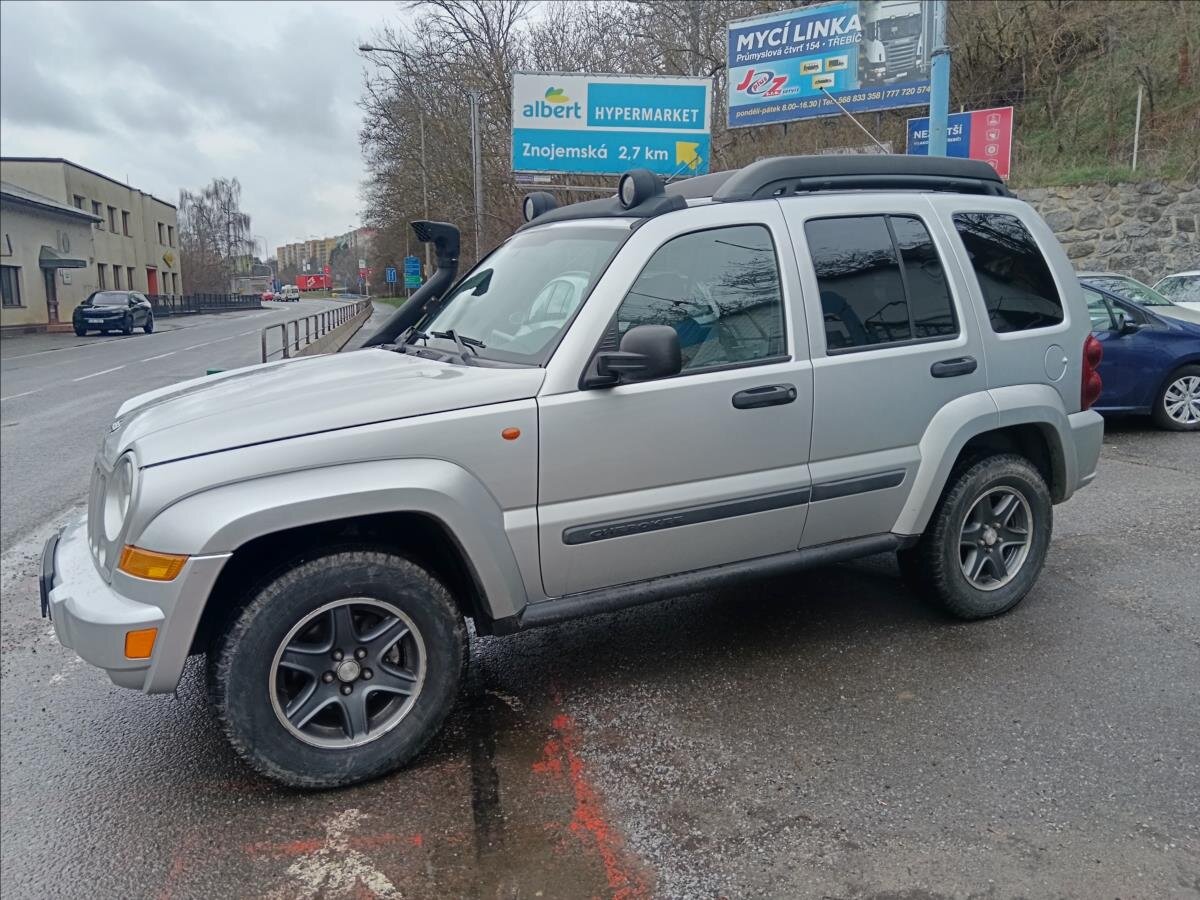 Jeep Cherokee Kombi 2,8 l 120 kw