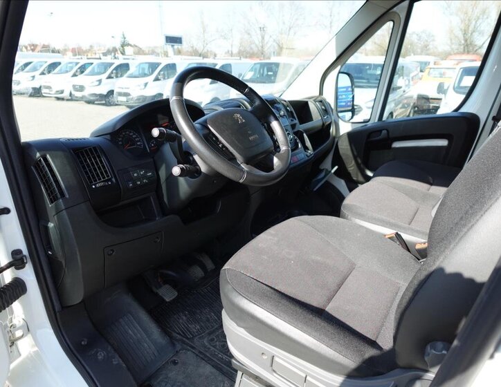 Peugeot Boxer Ostatní 2,2 l 121 kw
