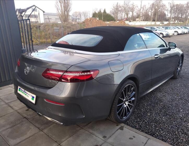 Mercedes-Benz Třídy E 7