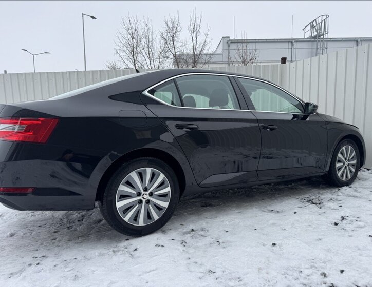 Škoda Superb 18