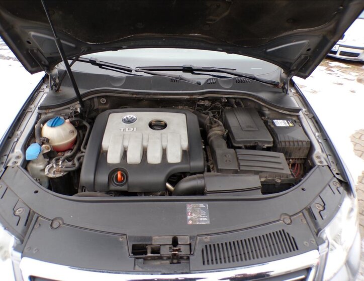 Volkswagen Passat Sedan 2,0 l 103 kw