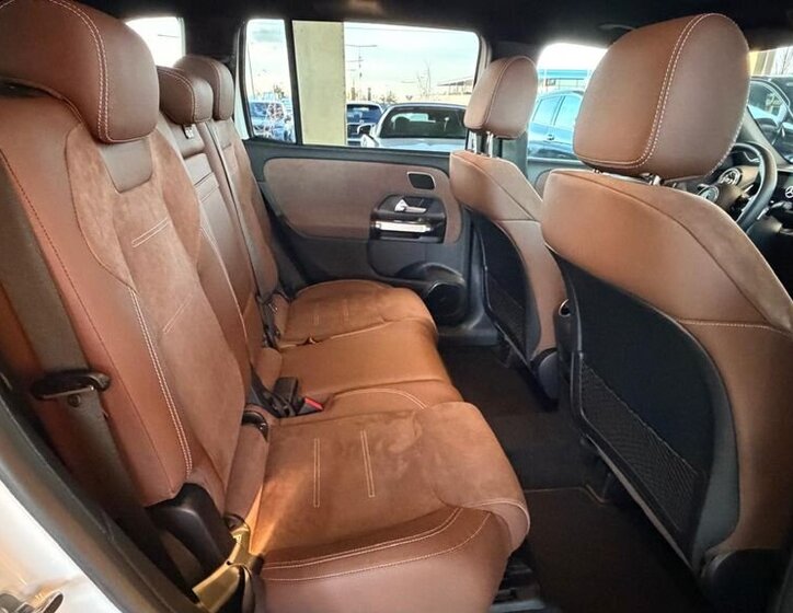 Mercedes-Benz GLB 11