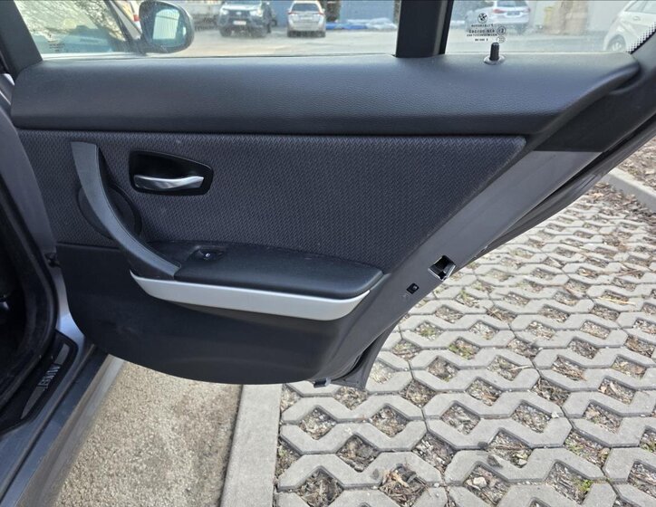 BMW Řada 3 Kombi 2,0 l 105 kw