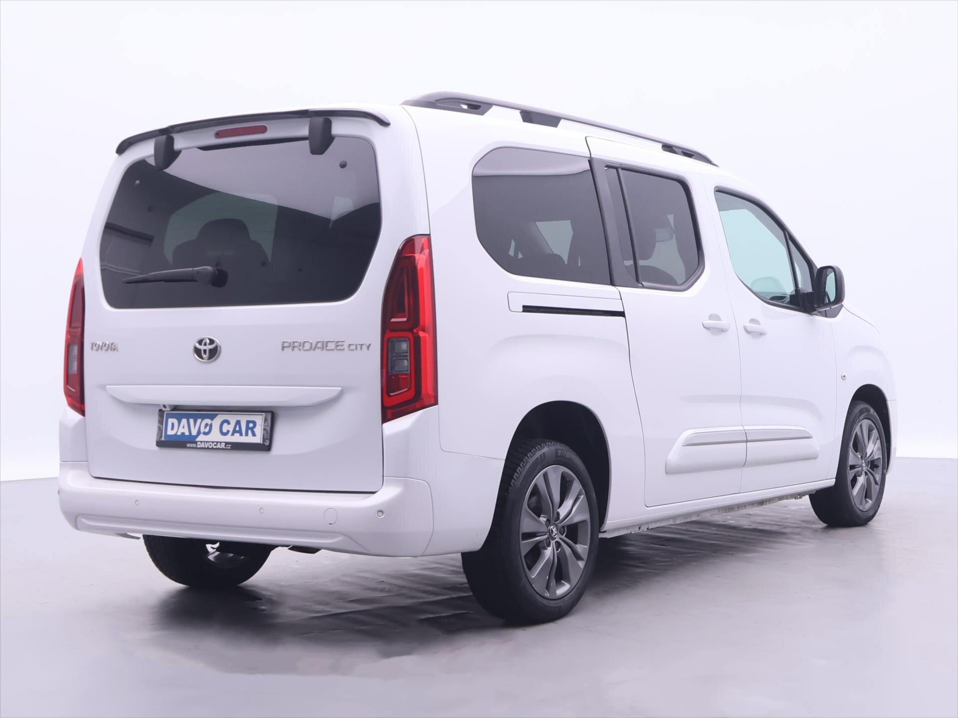Toyota ProAce City Verso MPV 1,2 l 96 kw