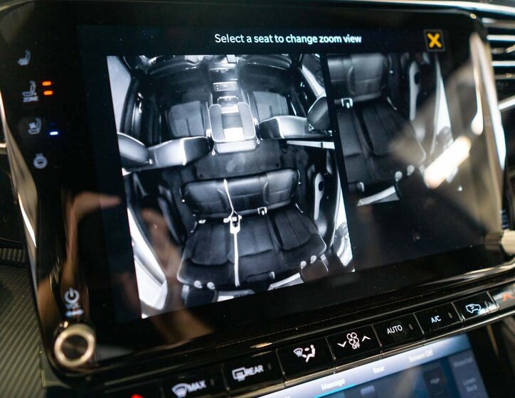 Jeep Grand Wagoneer SUV / Terénní 6,4 l 351 kw