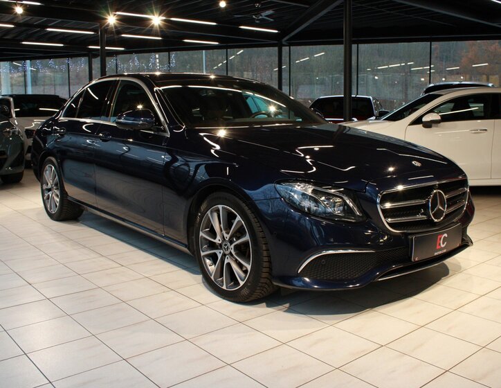 Mercedes-Benz Třídy E Sedan / Limuzína 1,6 l 118 kw