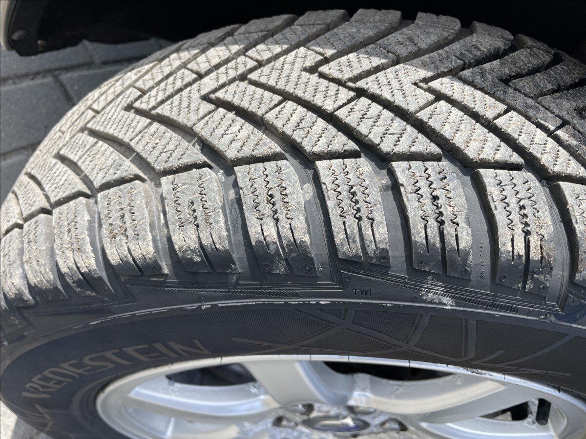 Volvo V70 Kombi 2,0 l 100 kw