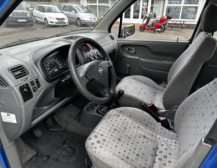 Opel Agila Hatchback 973,0 43 kw