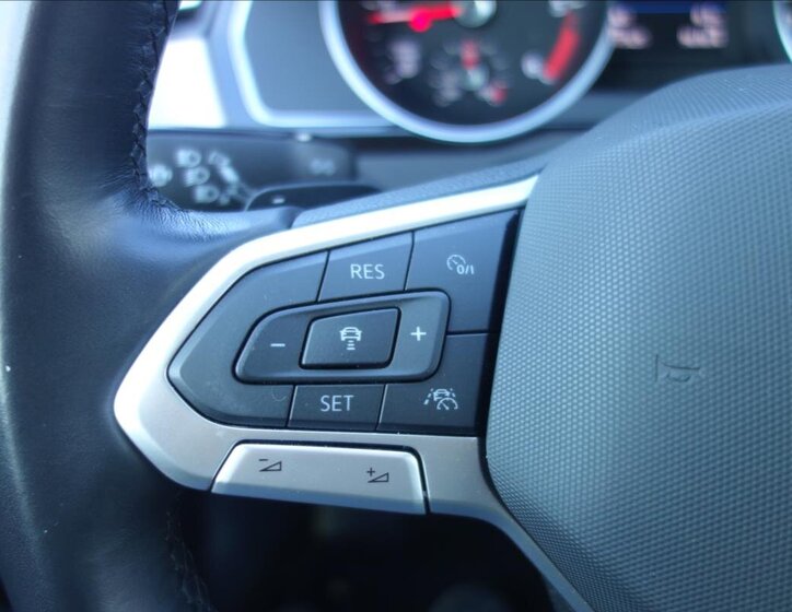 Volkswagen Passat Sedan / Limuzína 2,0 l 110 kw