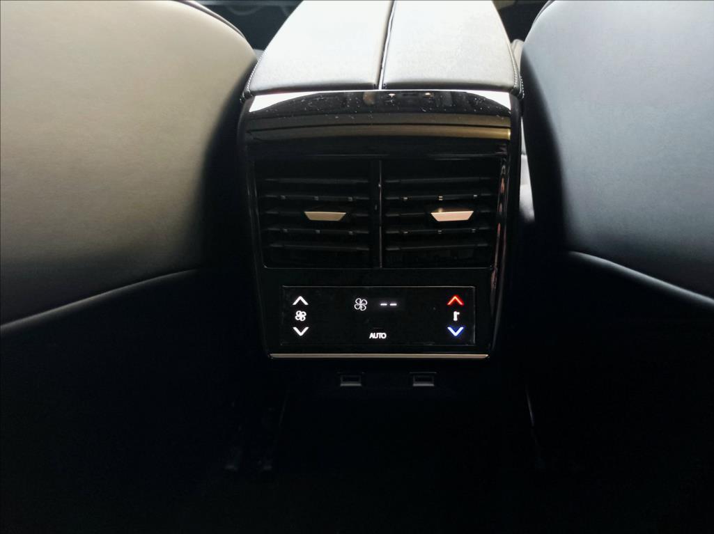 DS Automobiles DS7 Crossback