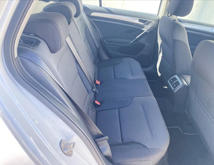 Volkswagen Golf Hatchback 1,4 l 81 kw