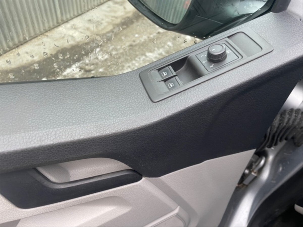 Volkswagen Transporter Skříň 2,0 l 75 kw