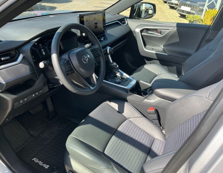 Toyota RAV4 SUV / Terénní 2,5 l 131 kw