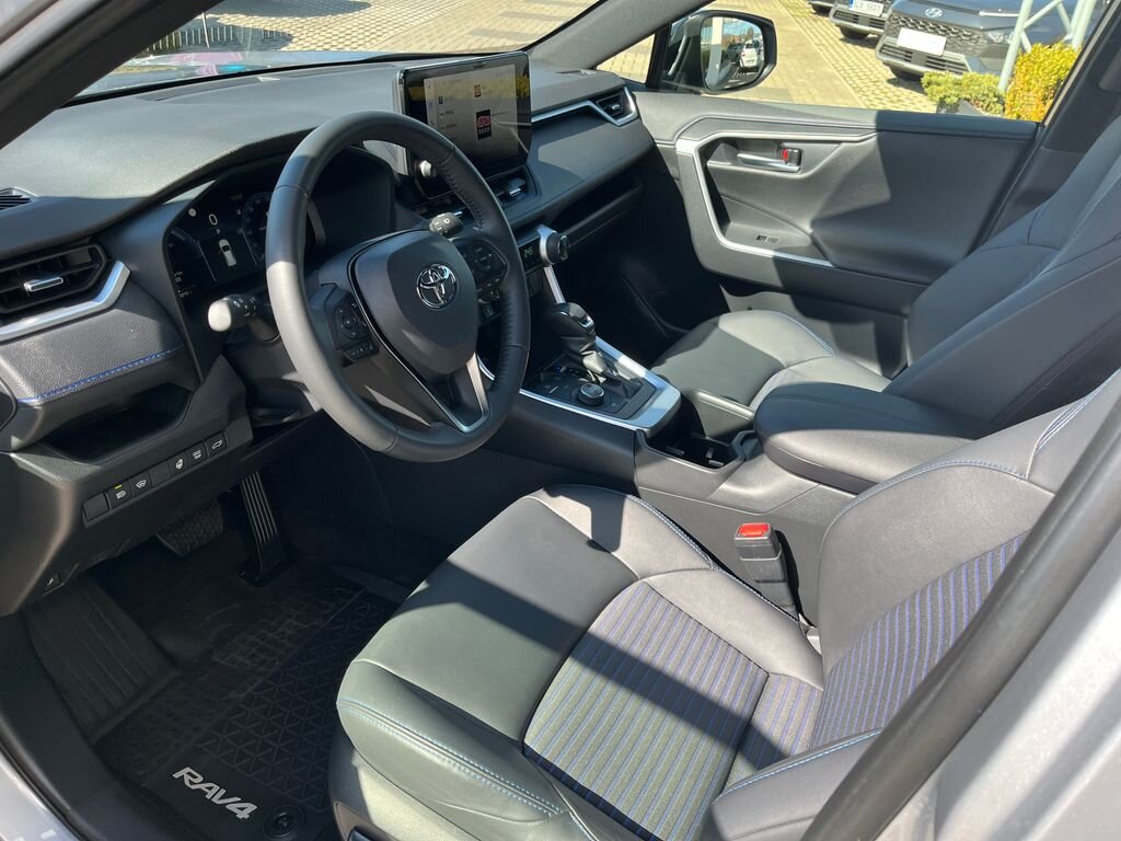 Toyota RAV4 SUV / Terénní 2,5 l 131 kw