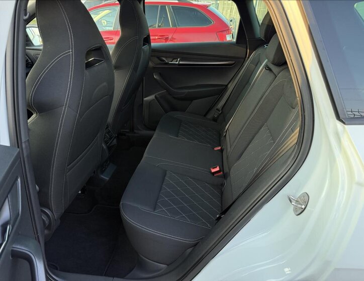 Škoda Karoq SUV / Terénní 1,5 l 110 kw