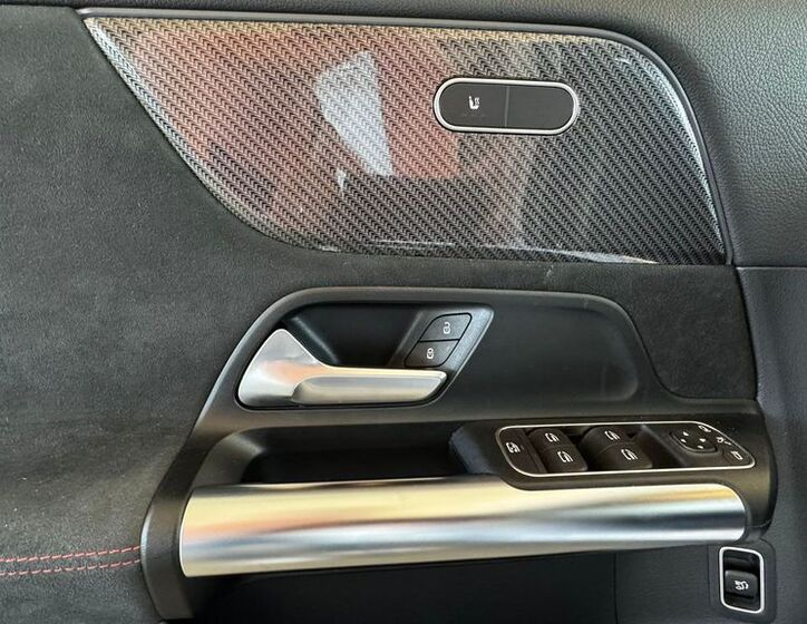 Mercedes-Benz GLA 10