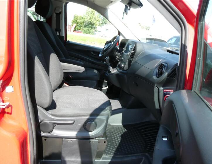 Mercedes-Benz Vito 22