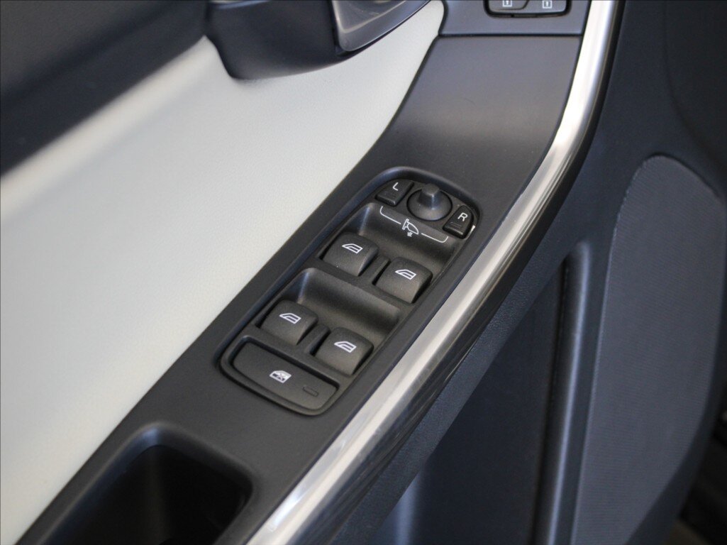 Volvo XC60 SUV / Terénní 2,0 l 140 kw