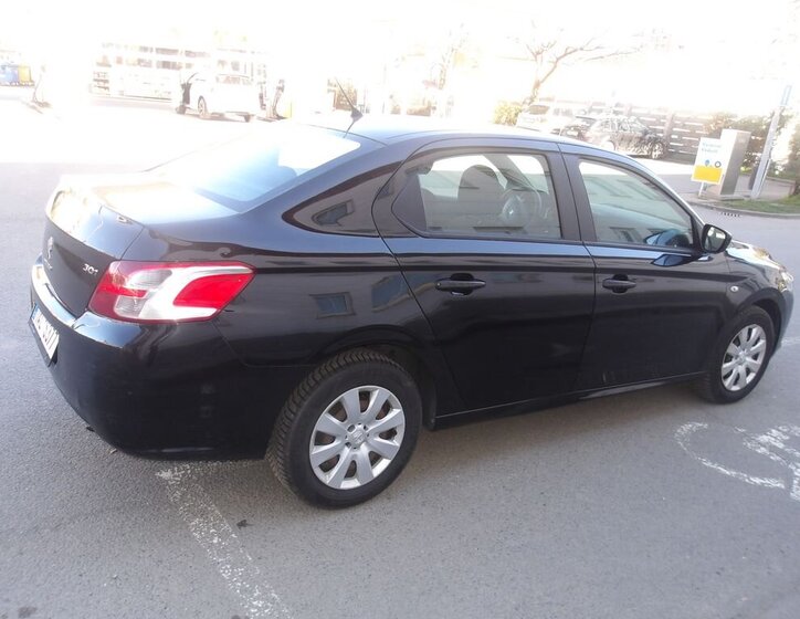 Peugeot 301 Sedan / Limuzína 1,2 l 53 kw