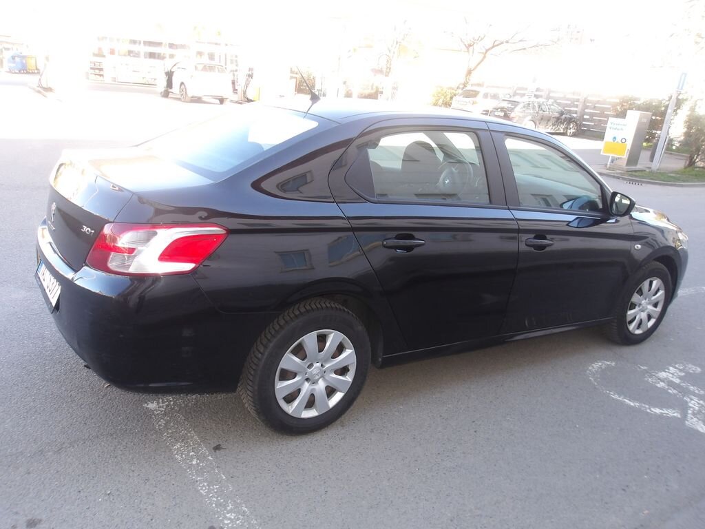 Peugeot 301 Sedan / Limuzína 1,2 l 53 kw