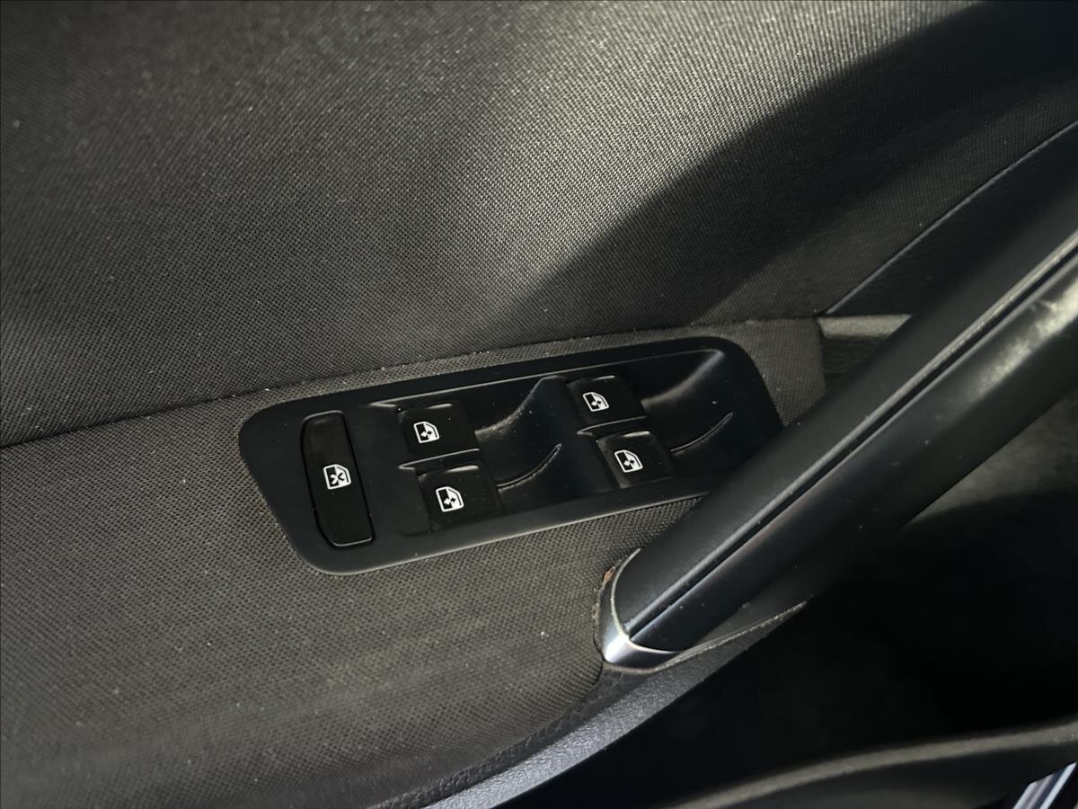 Volkswagen Golf Hatchback 1,2 l 81 kw