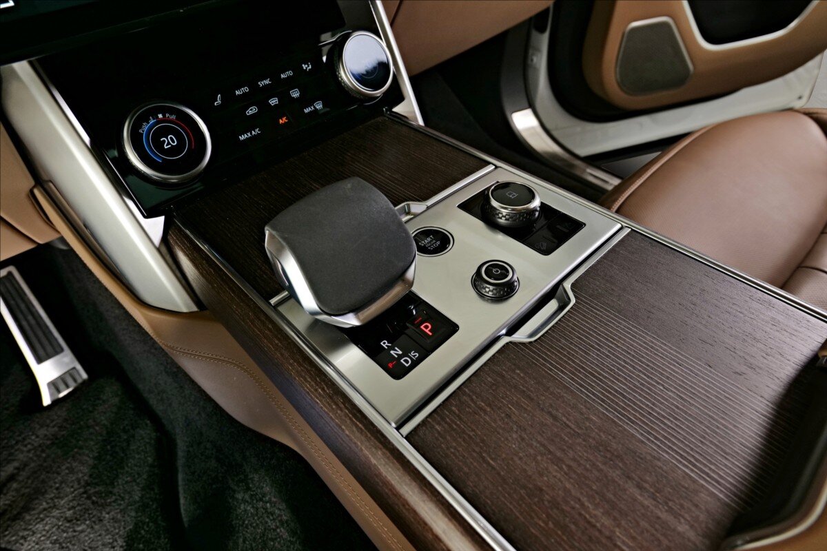 Land Rover Range Rover SUV 4,4 l 390 kw