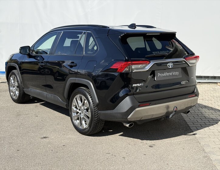 Toyota RAV4 SUV / Terénní 2,5 l 131 kw