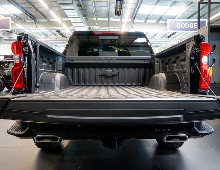 Chevrolet Silverado 6