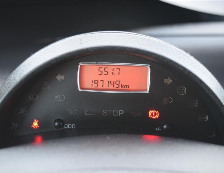 Peugeot 807 MPV 2,0 l 100 kw